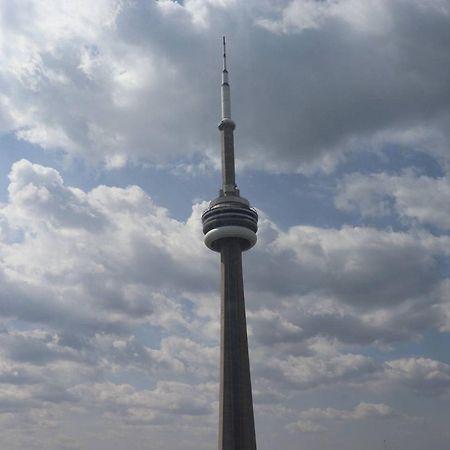 Aaira Suites Cn Tower View Toronto Exterior foto