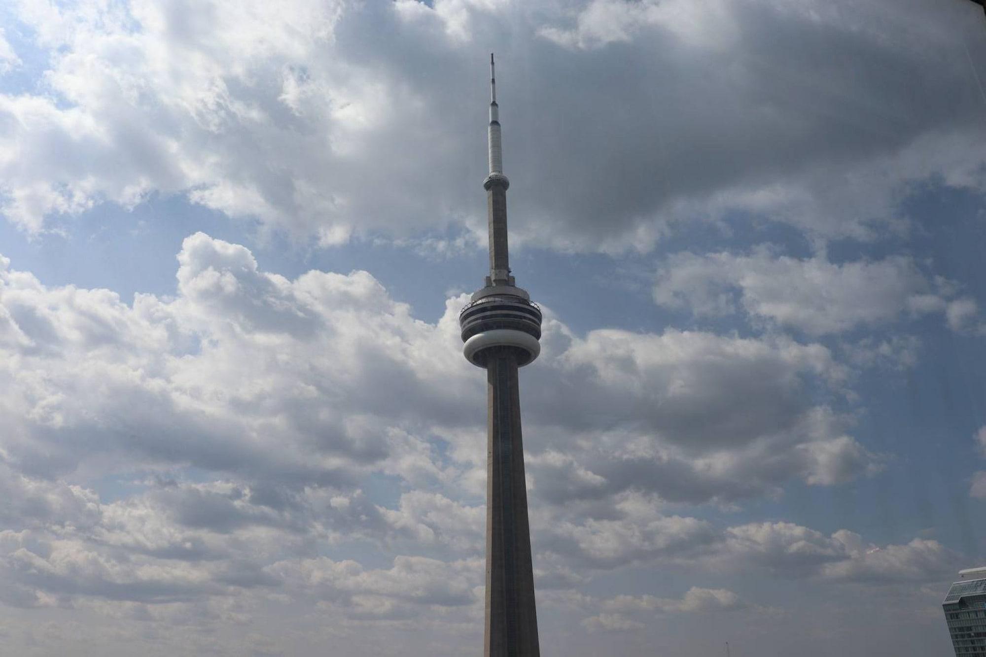 Aaira Suites Cn Tower View Toronto Exterior foto