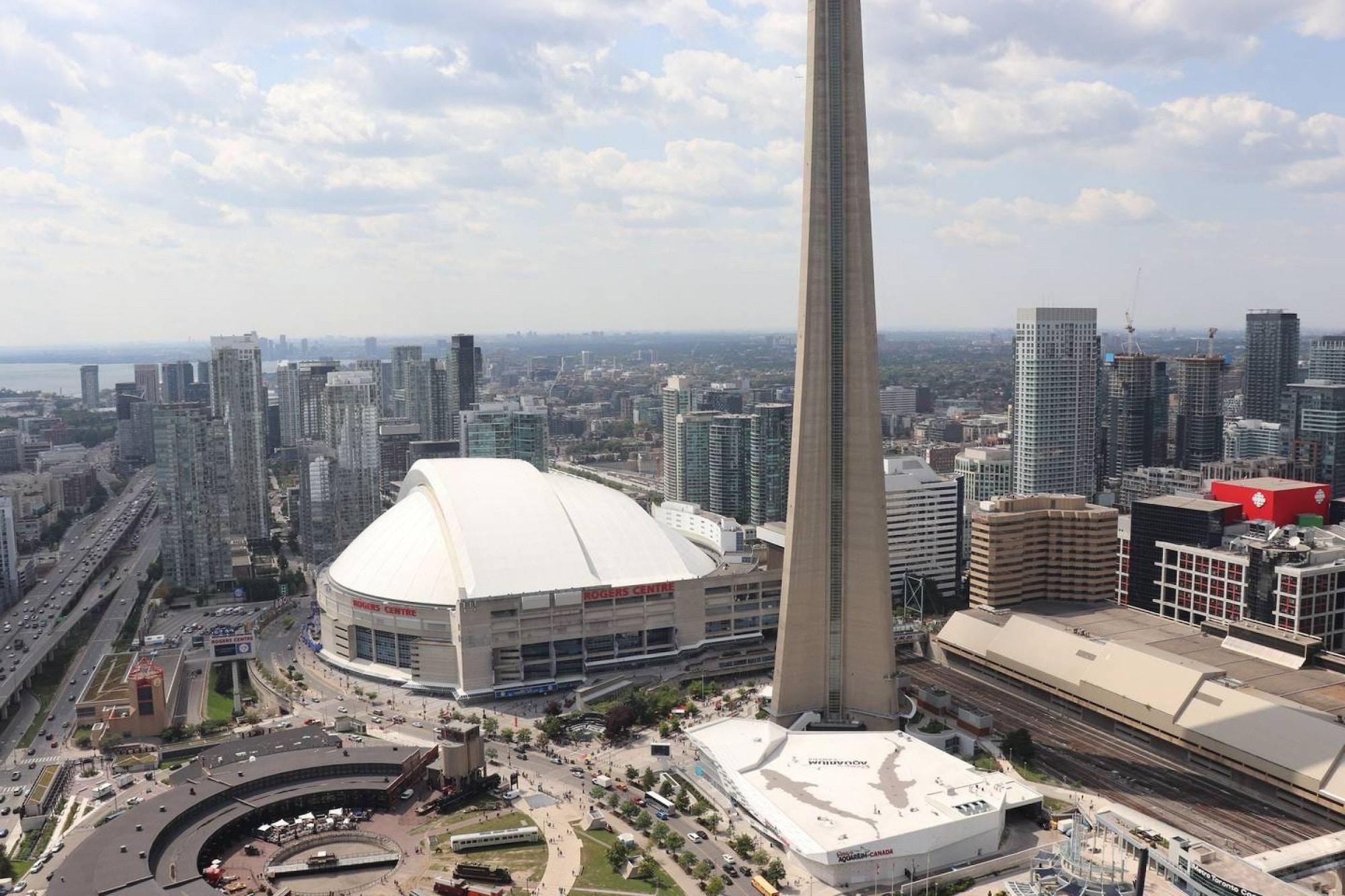 Aaira Suites Cn Tower View Toronto Exterior foto